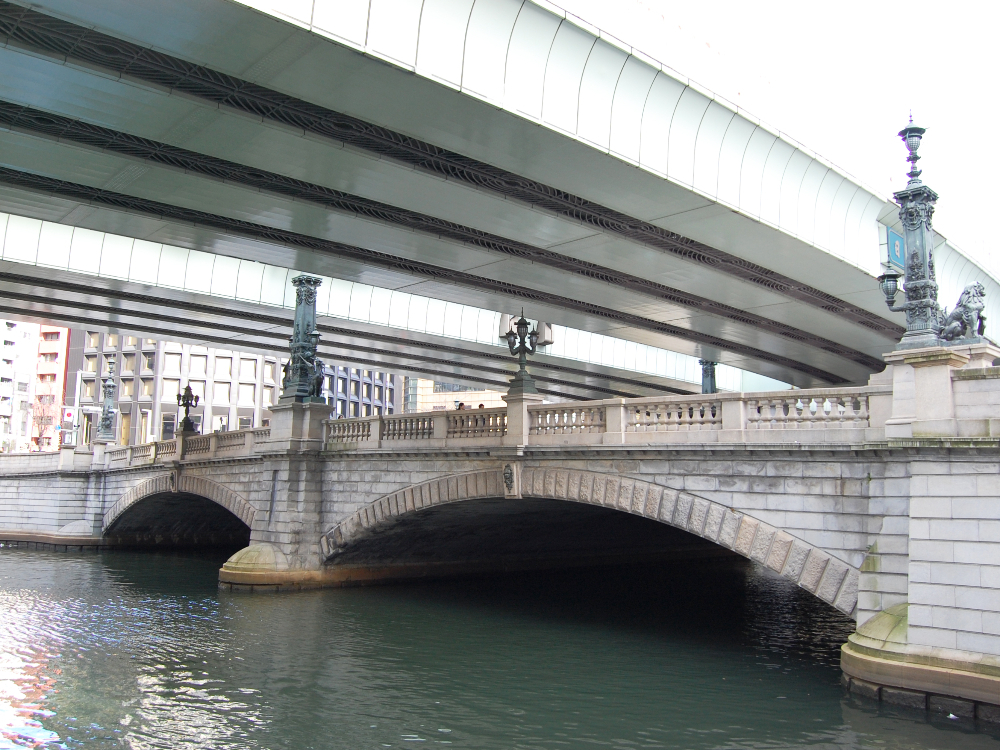 Nihonbashi Bridge — the historic starting point of Edo’s Five Routes, where journeys once began.